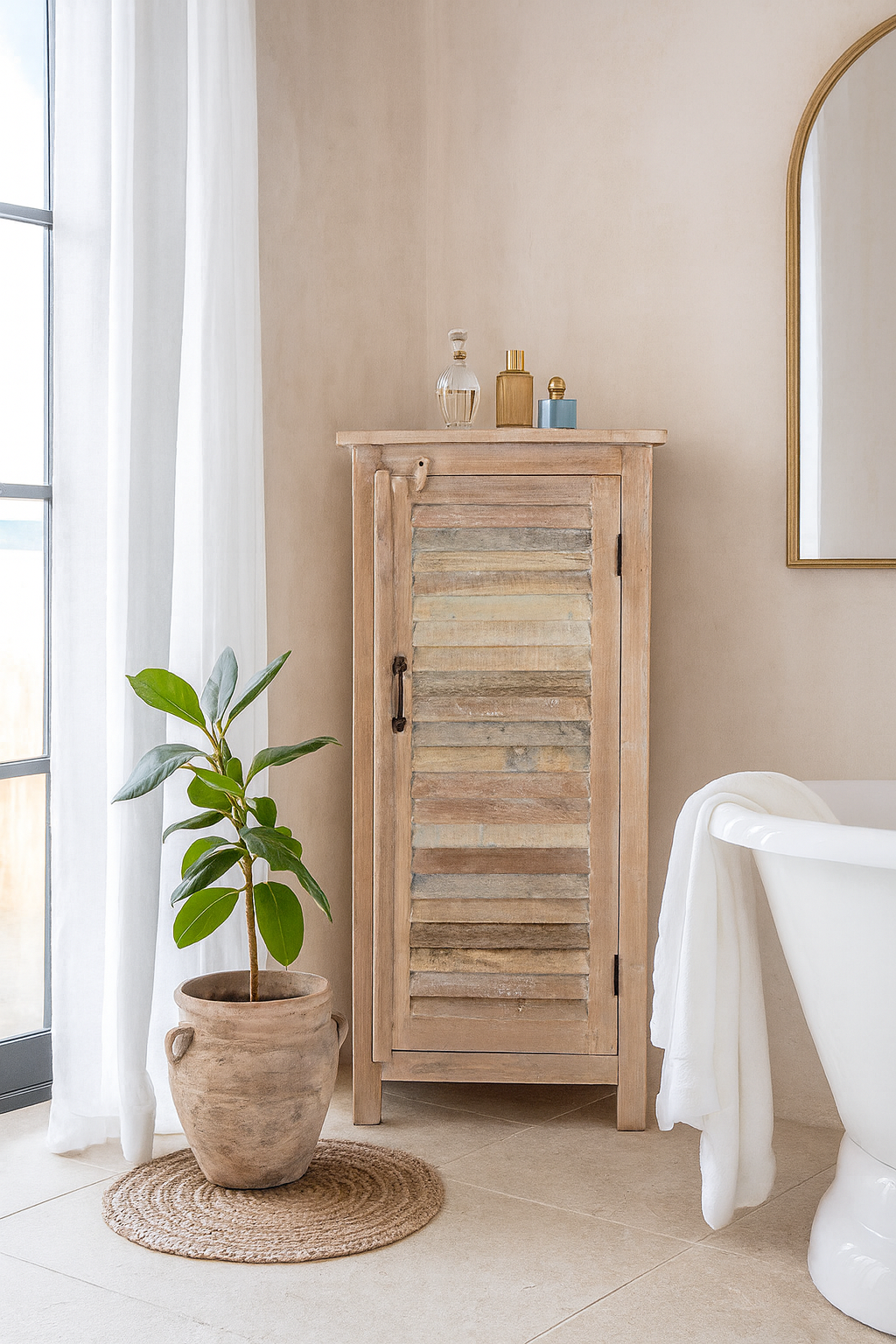 Lifestyle imagination of a reclaimed teak wood cabinet with slatted door and sandblasted finish, Ibiza-style, 122 × 56 × 40 cm.