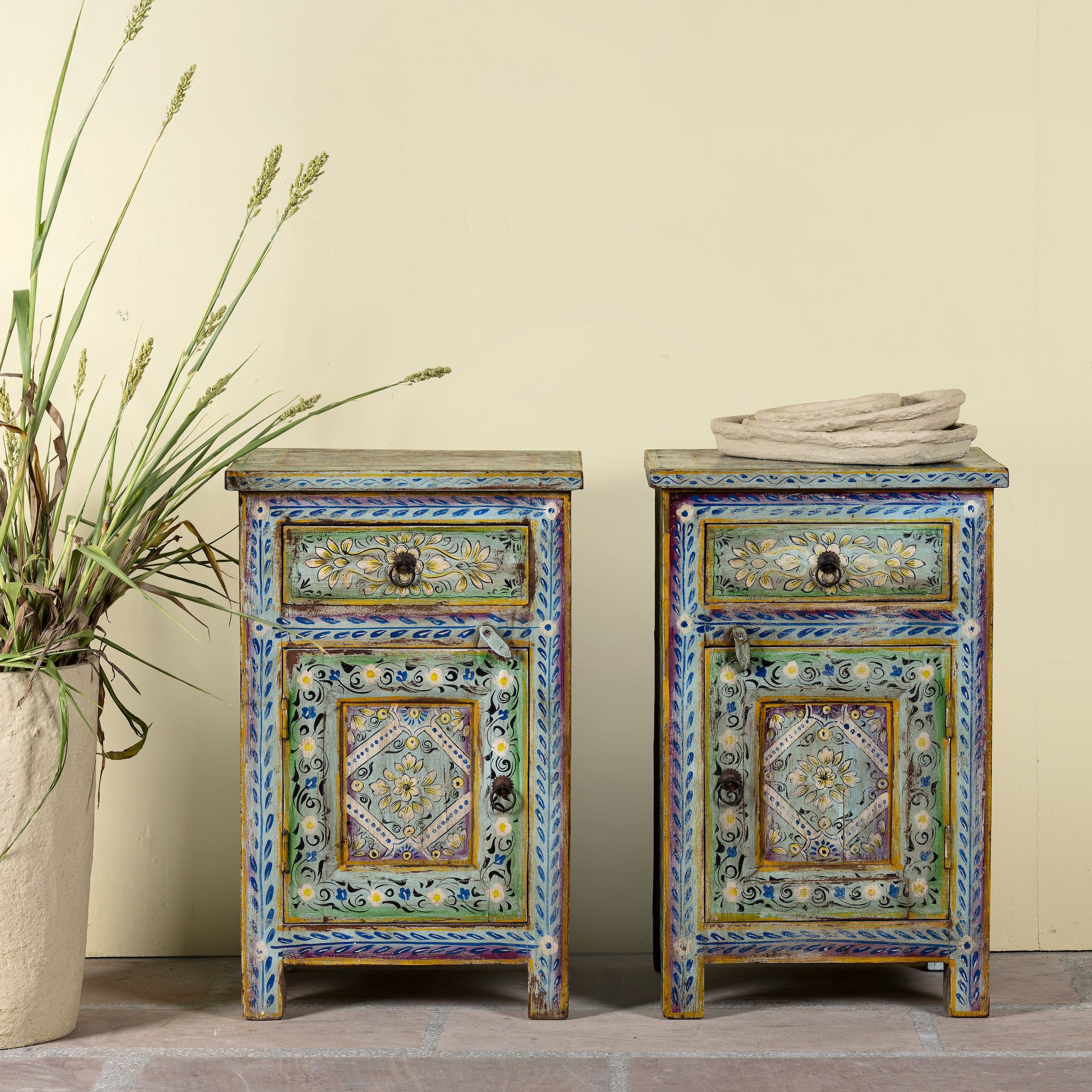 Pair of hand-painted nightstands made of reclaimed wood in boho style, sustainable furniture with drawer and cabinet, 45 × 35 × 70 cm.