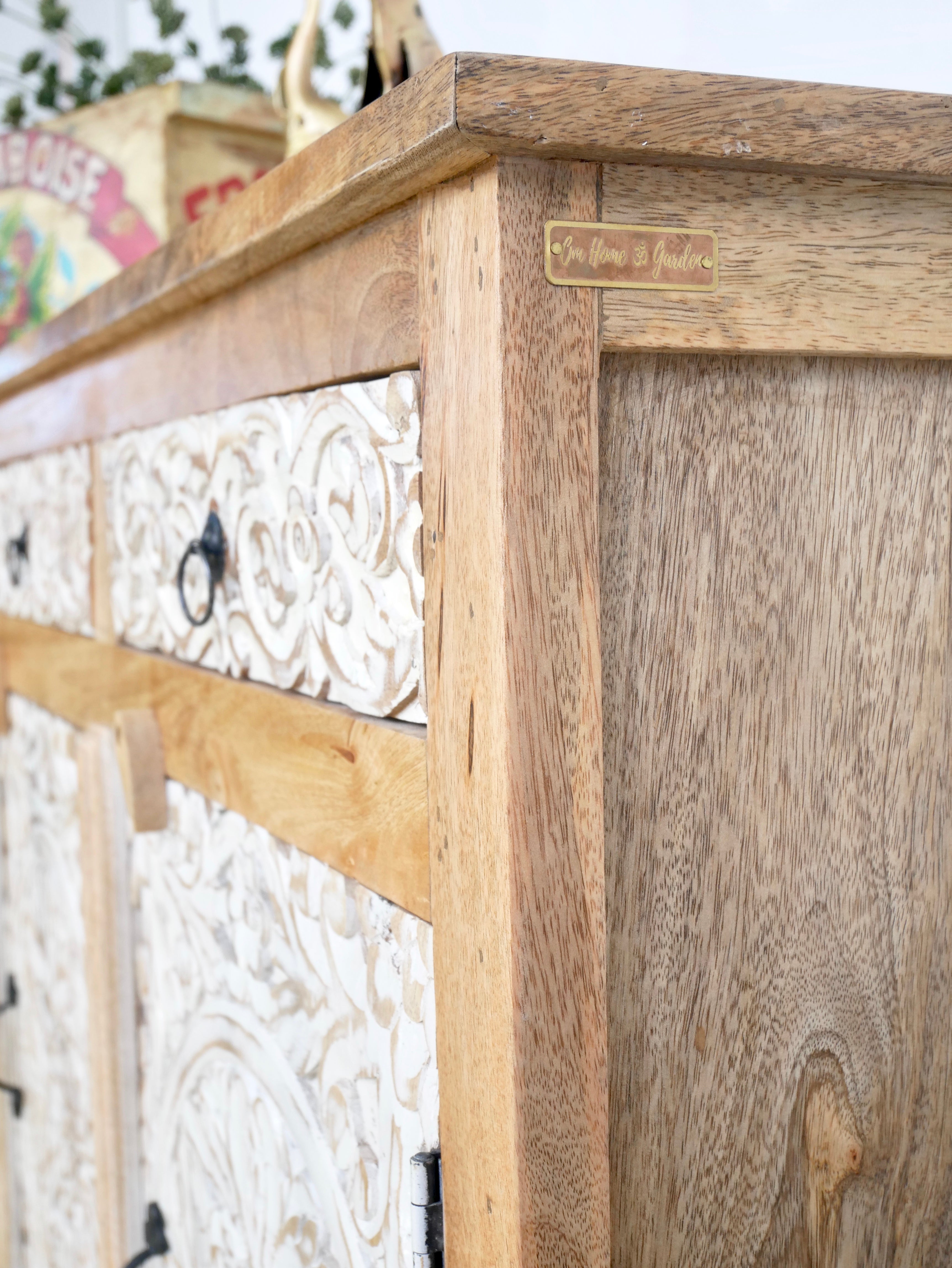 Pune, vintage indian-style sideboard