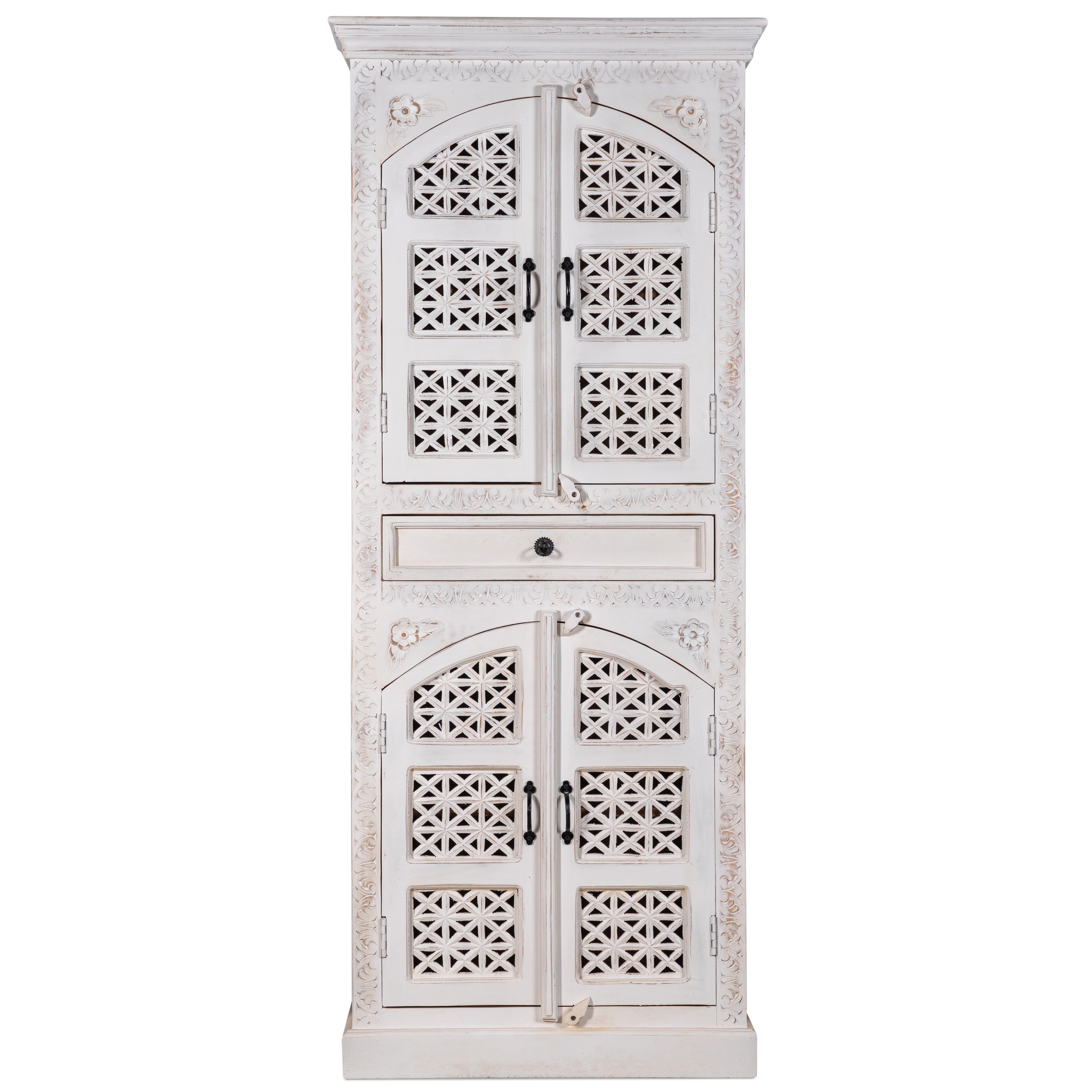 Handgesneden kast met 4 deuren en 1 lade, gemaakt van mangohout in India in mediterrane vintage stijl.