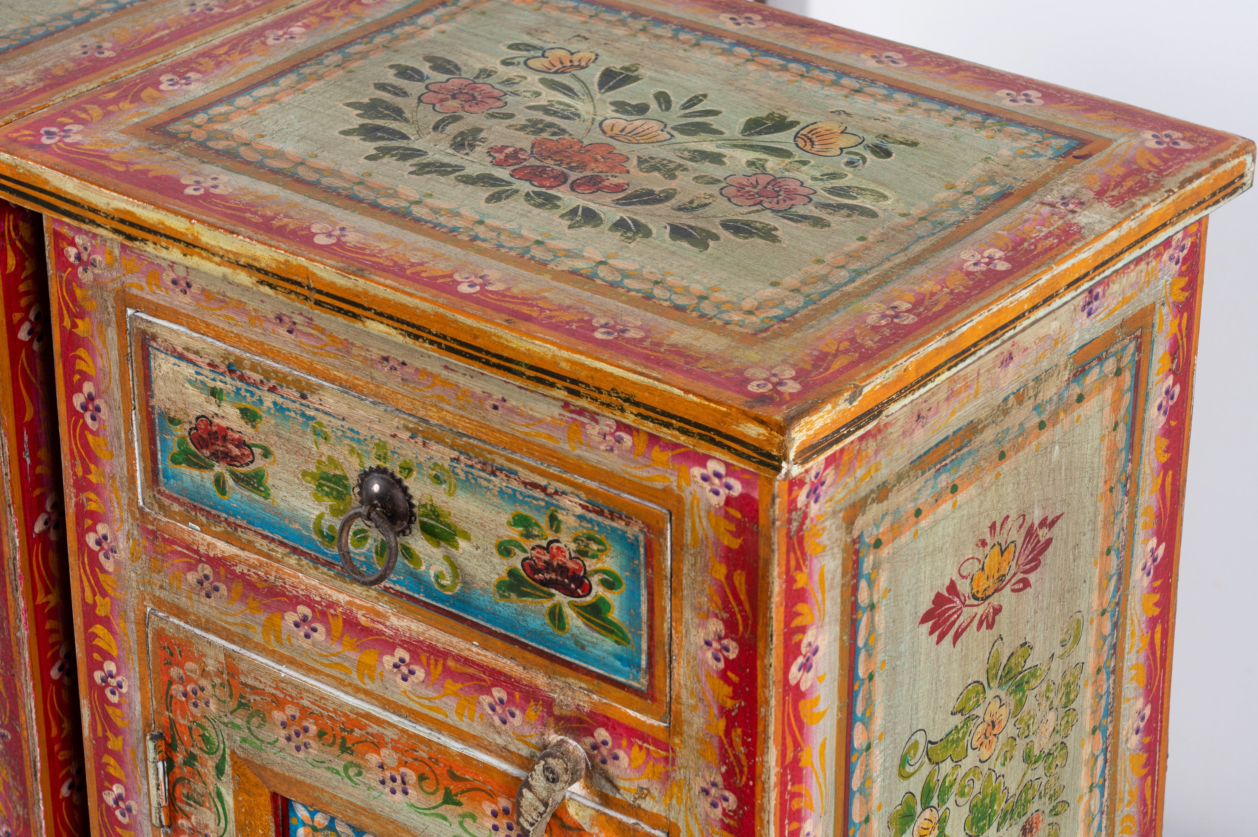 Maya, set of 2 handpainted bedside tables