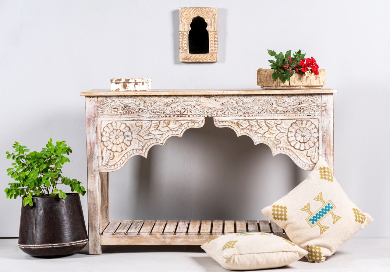 Kolkata, console-table with indian details