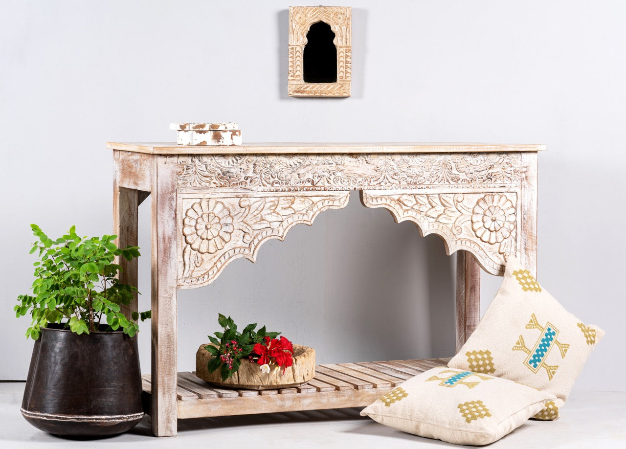 Kolkata, console-table with indian details