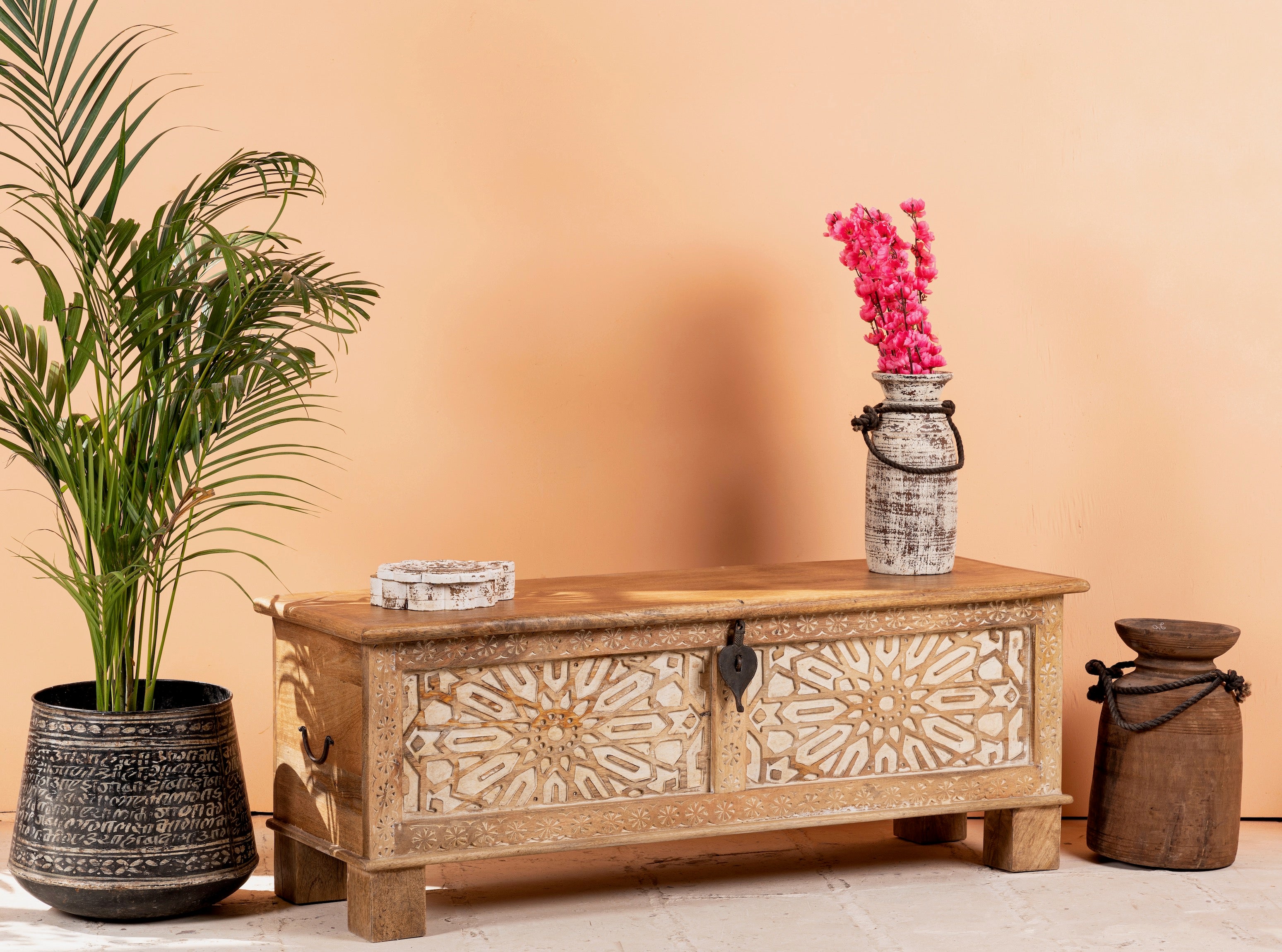 Hand-carved mango wood vintage chest with floral carvings – Mediterranean-style storage chest for living rooms, bedrooms, or bathrooms.