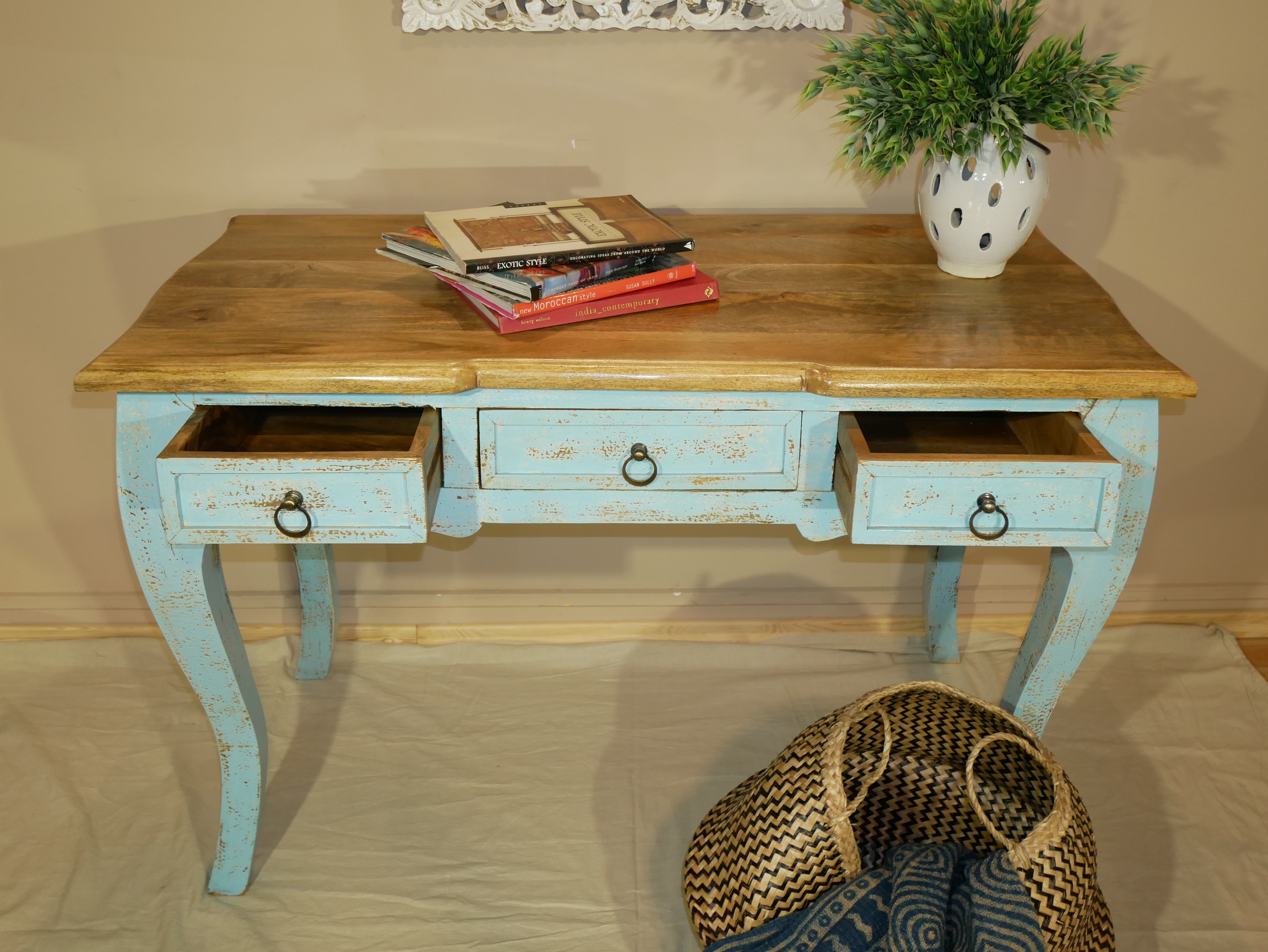 ROSÉ, vintage indian-style desk