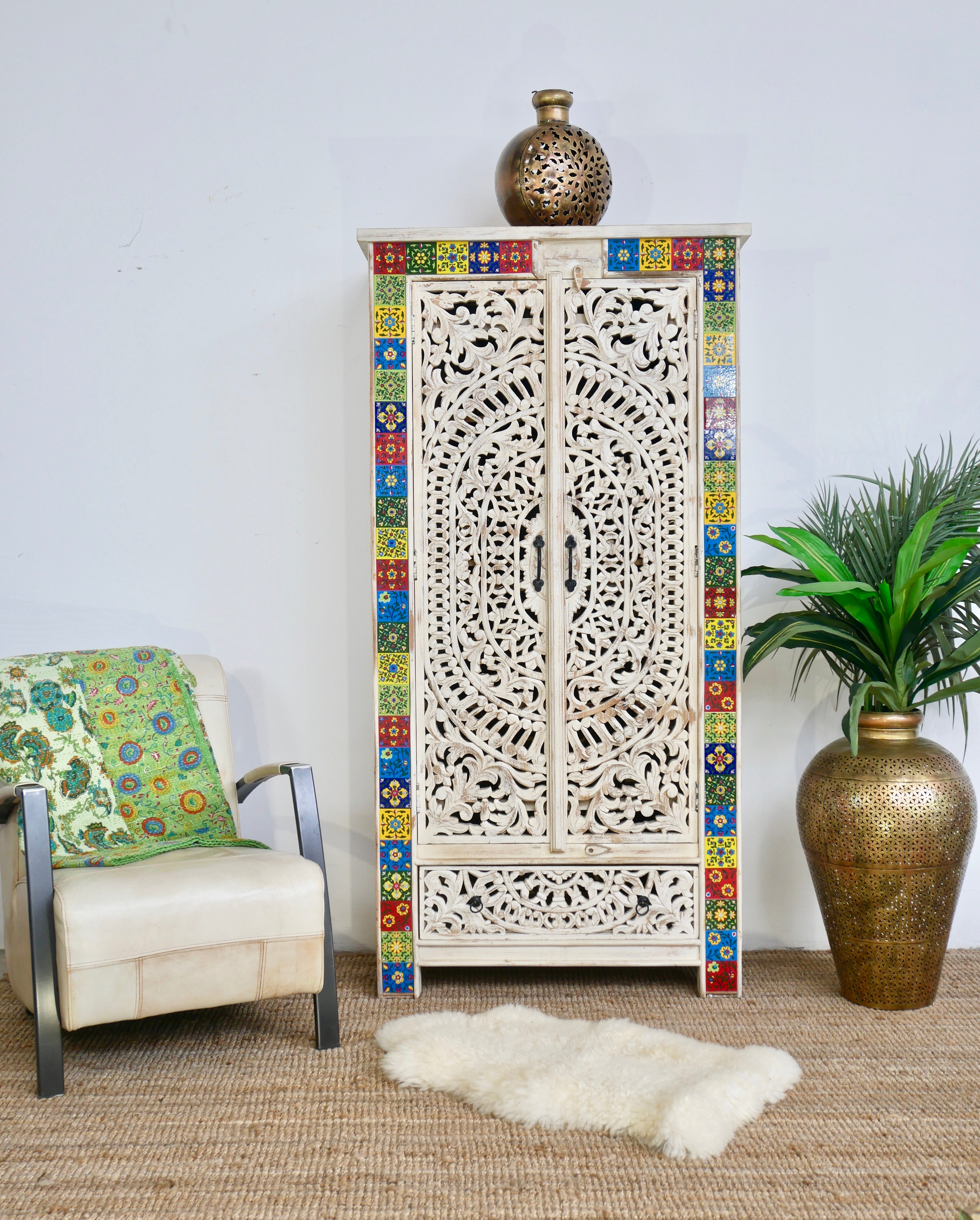 Parnia, mediterranean-style cupboard