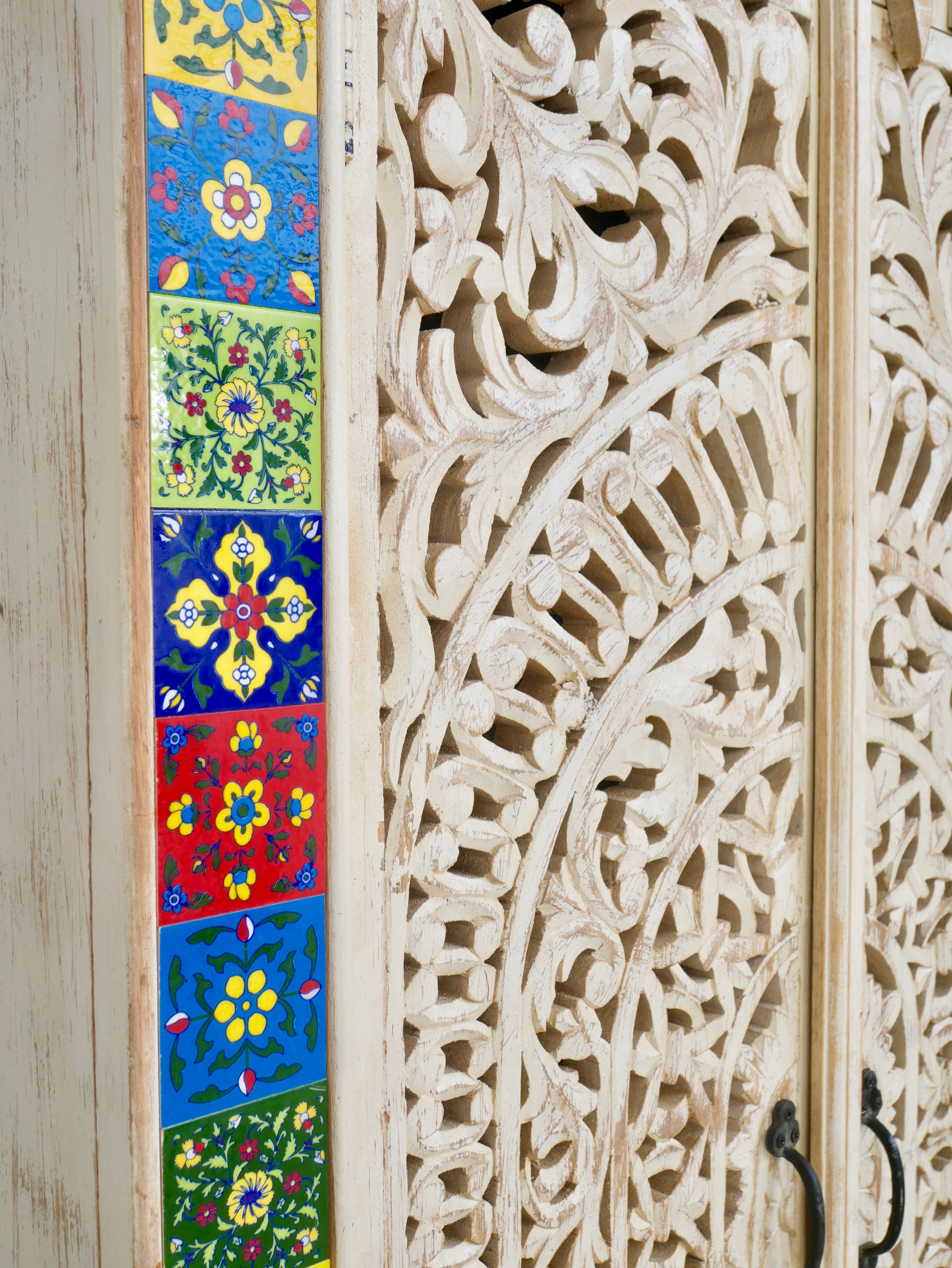 Parnia, mediterranean-style cupboard