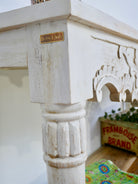 Dum dum, handcrafted white console table