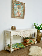 Dum dum, handcrafted white console table