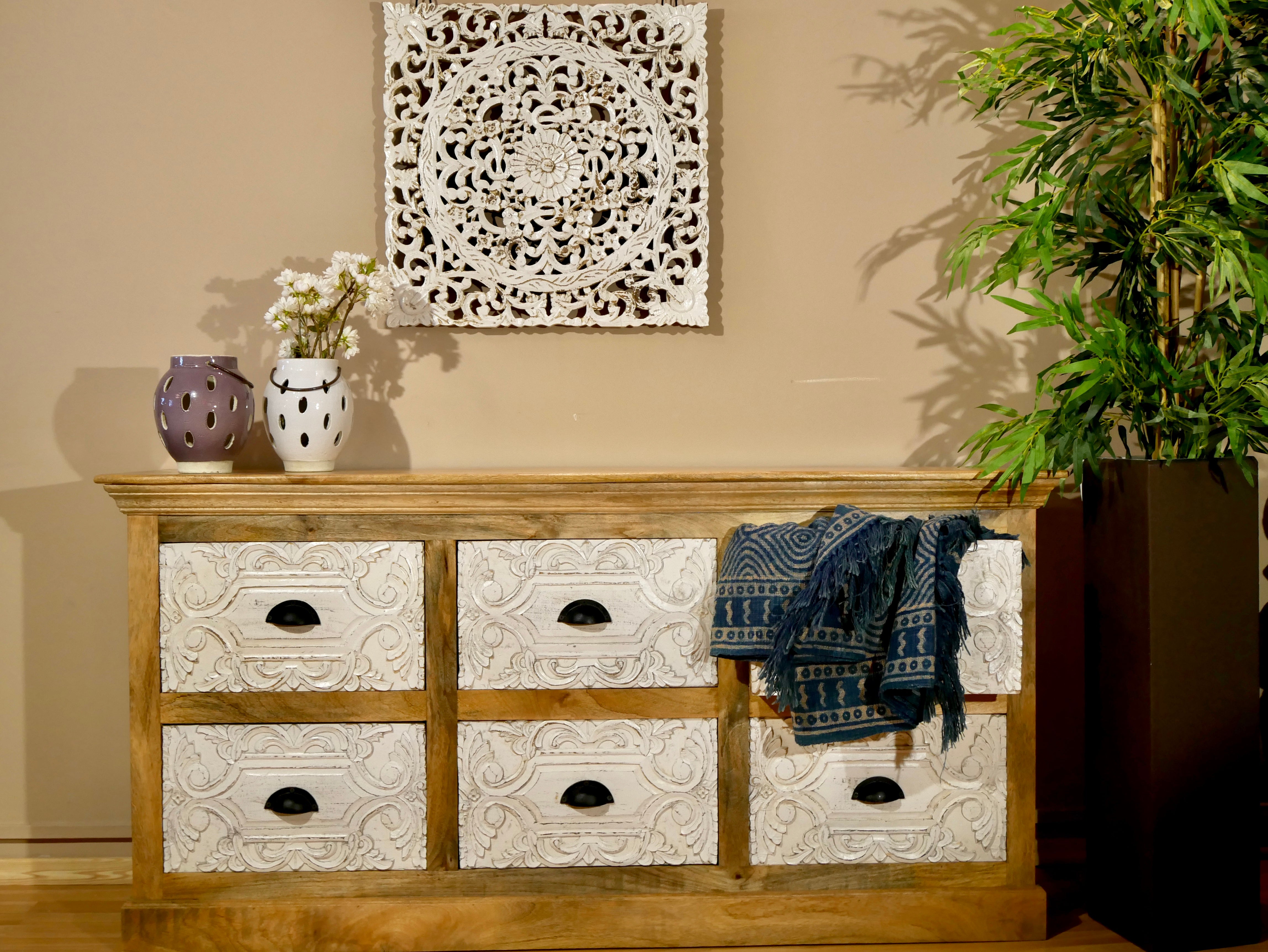 Gaya, vintage wooden chest of drawers
